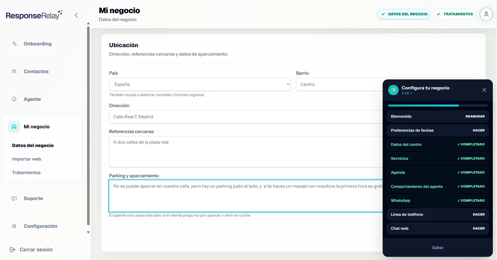 Panel de configuración de una recepcionista virtual con guía de progreso